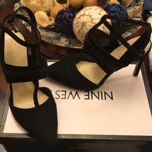 NWT black heels